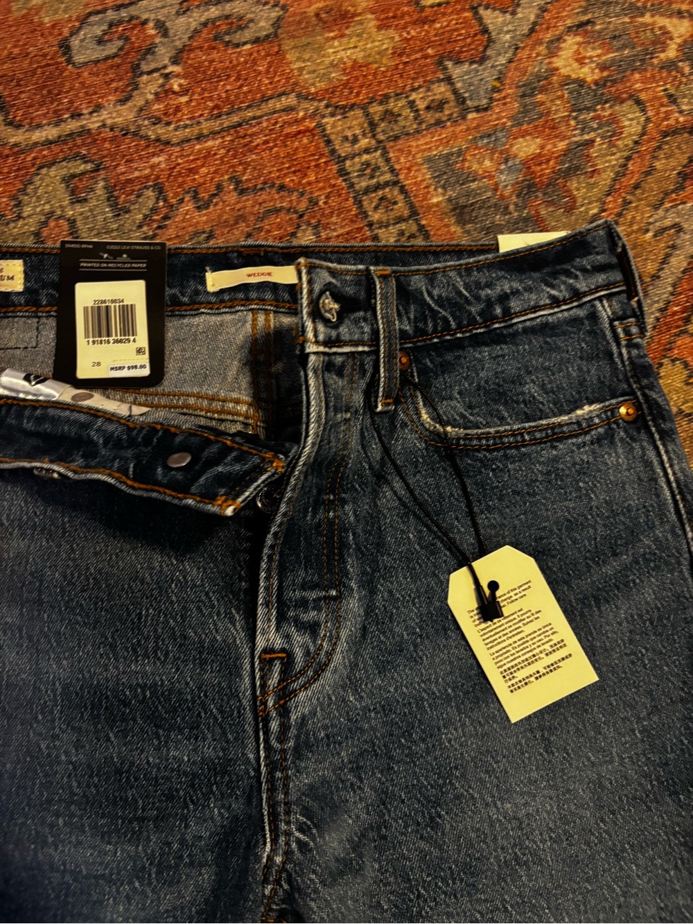 NWT Levi’s Wedgie high rise tapered leg - Picture 5 of 5
